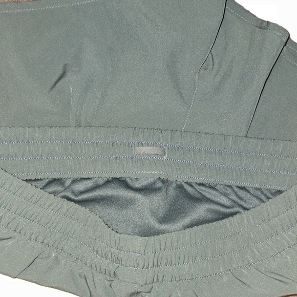Victoria’s Secret PINK Tech Stretch Running Shorts in Fresh Forest - Small - NWT - Picture 4 of 11